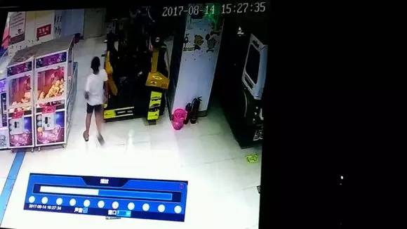 c4eeee131b30bee7c23d15d15d6385d8.jpg