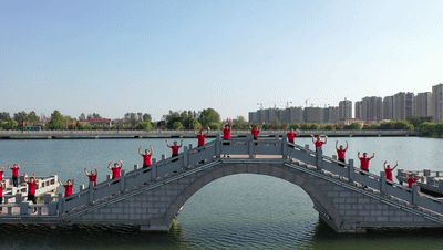 b3379cfe86f6675fb5227cb2b4cdcb10.gif