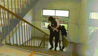 7df77880fff7ec37d20b1bc4077f80d5.gif