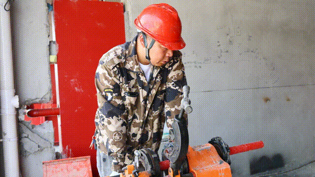 528705977424f06fd40848a75a813a78.gif