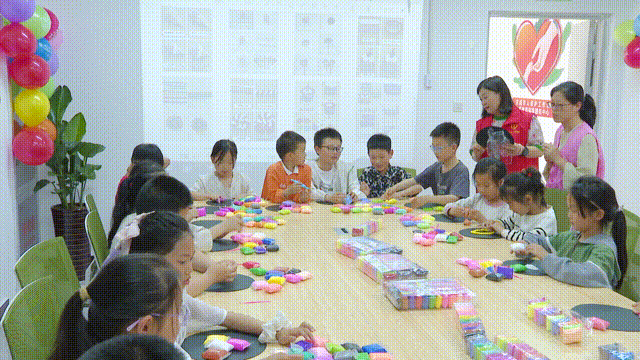 e8639b2f9895bf76f12ab41464180093.gif