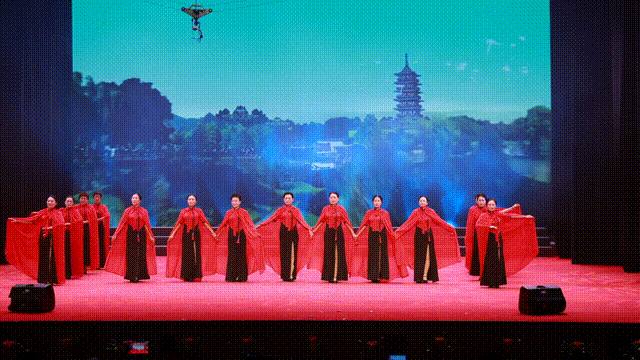 94019f3f5bfb40a9942c6f39a82ffa6a.gif